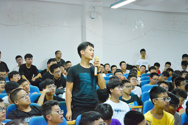 学生问答环节